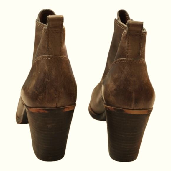 Lucky Brand Ehllen Leather Taupe Heeled Ankle Bootie Almond Toe Women's Size 9 - Picture 5 of 10